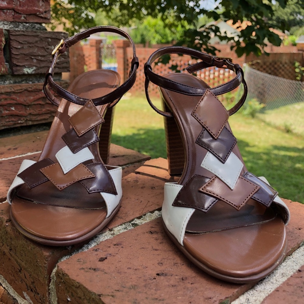 Newport News Brown Pyramid Heeled Sandal Size 6.5